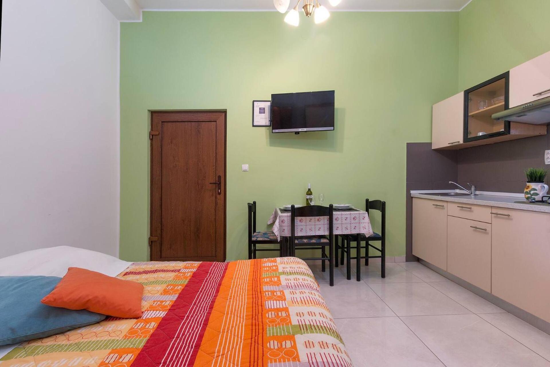 Pleasant Oriana Apartment Near The Sea-Póla Kültér fotó
