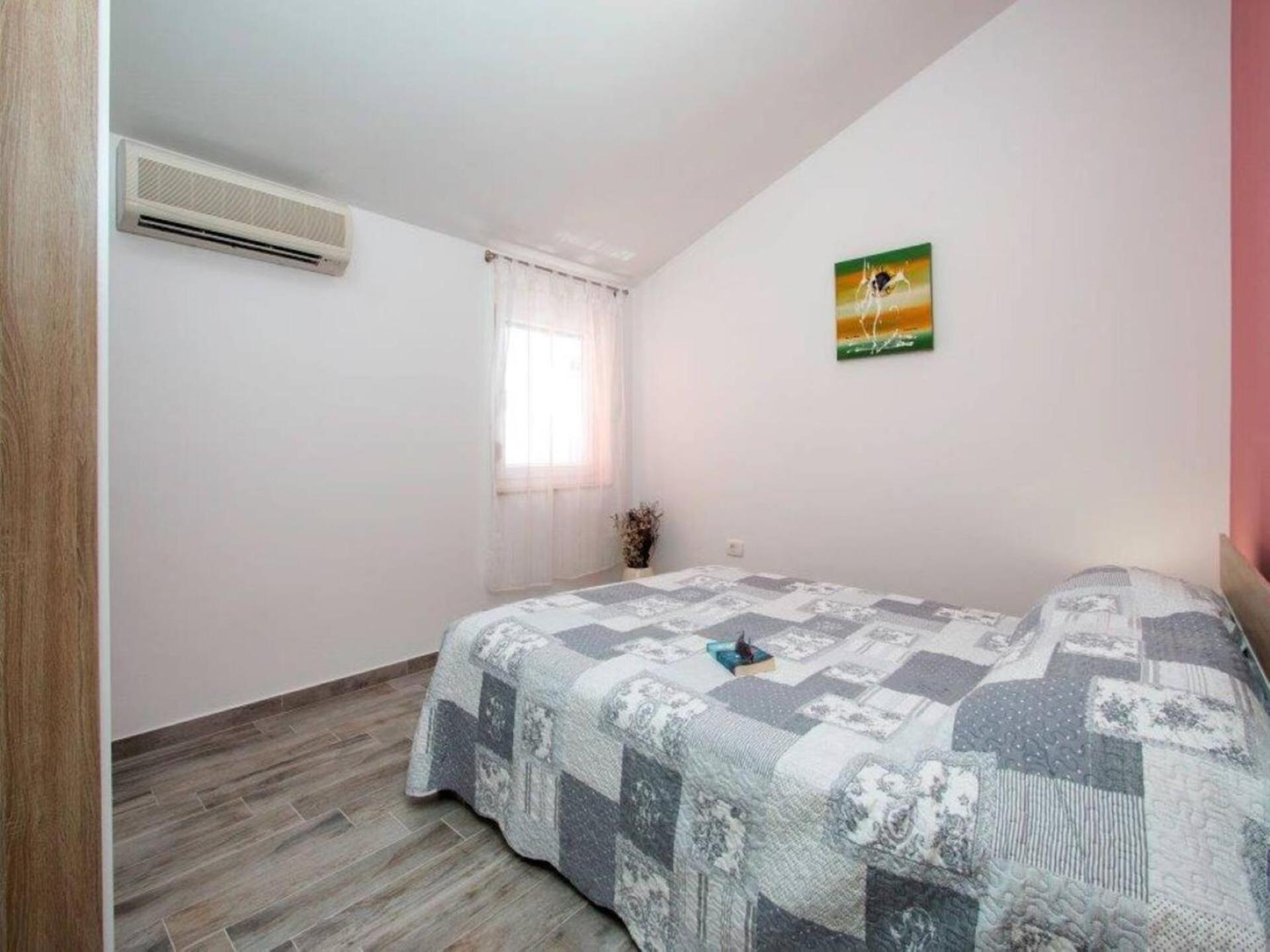 Pleasant Oriana Apartment Near The Sea-Póla Kültér fotó